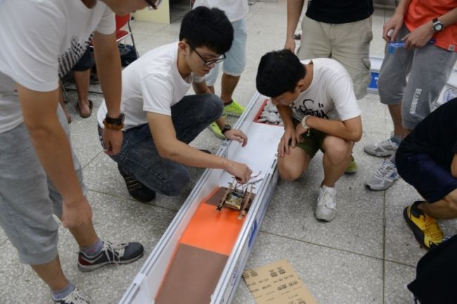 首届三校仿生机器人竞赛在台北圆满落幕