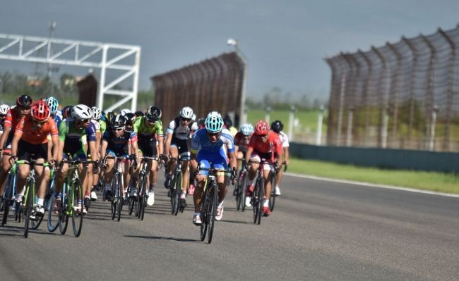 同济自行车队喜获2016中国自行车赛高校组团体第一